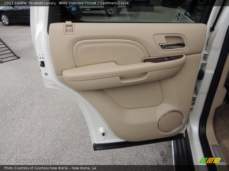 White Diamond Tricoat / Cashmere/Cocoa 2011 Cadillac Escalade Luxury