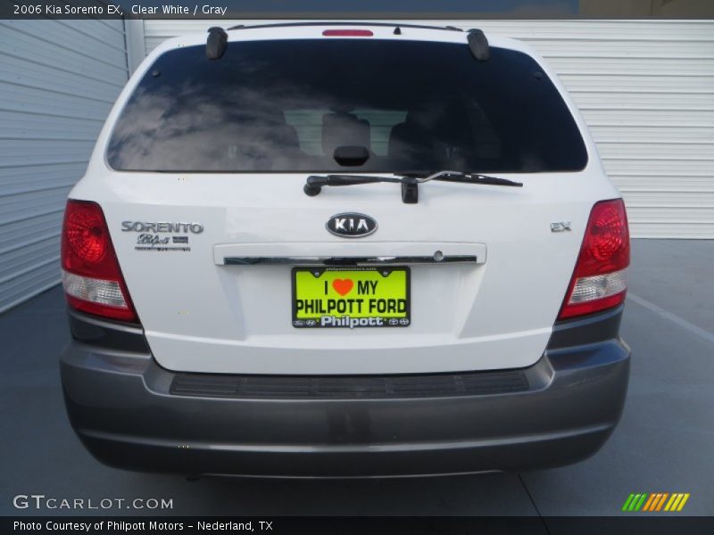 Clear White / Gray 2006 Kia Sorento EX