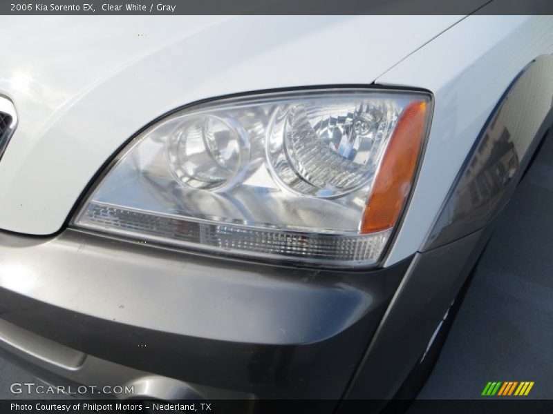 Clear White / Gray 2006 Kia Sorento EX