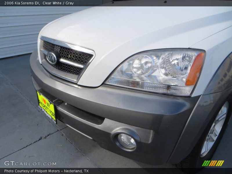 Clear White / Gray 2006 Kia Sorento EX