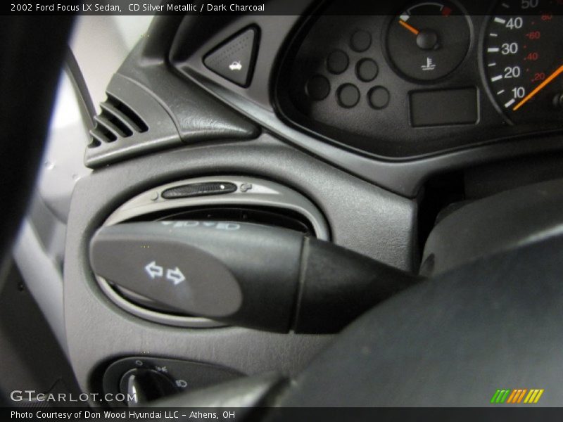 CD Silver Metallic / Dark Charcoal 2002 Ford Focus LX Sedan