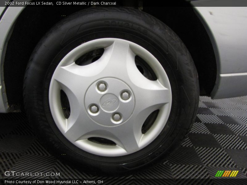 CD Silver Metallic / Dark Charcoal 2002 Ford Focus LX Sedan