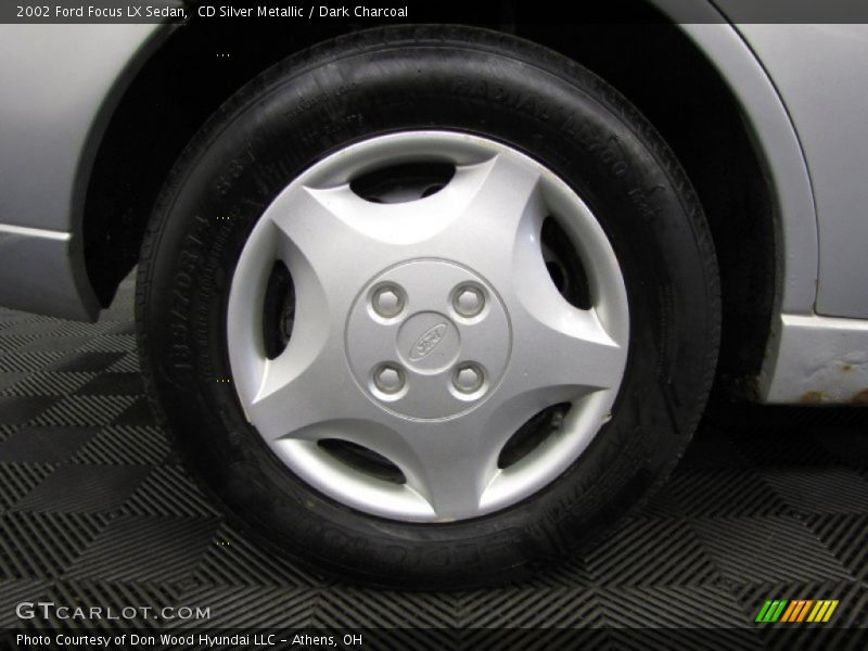 CD Silver Metallic / Dark Charcoal 2002 Ford Focus LX Sedan