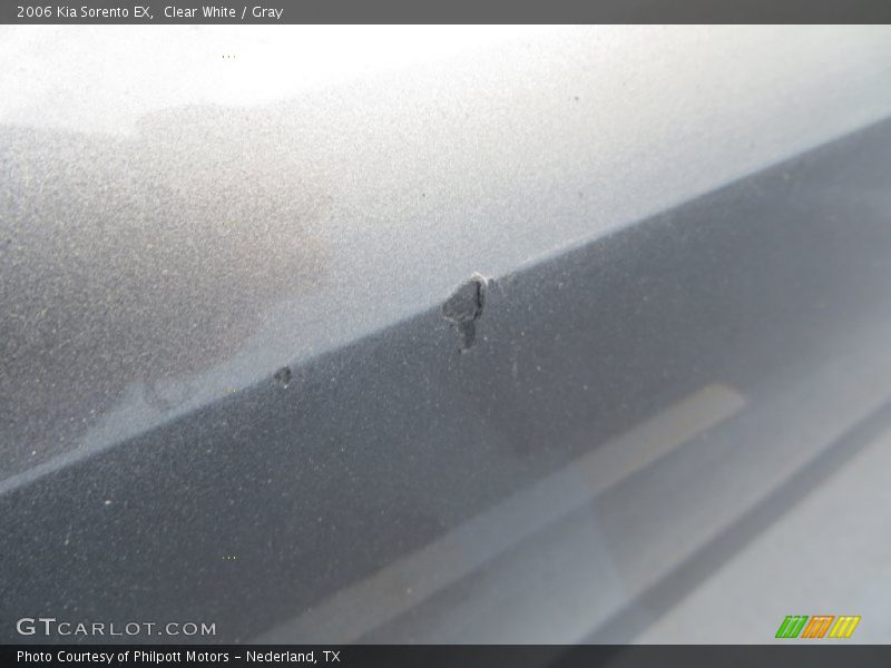 Clear White / Gray 2006 Kia Sorento EX