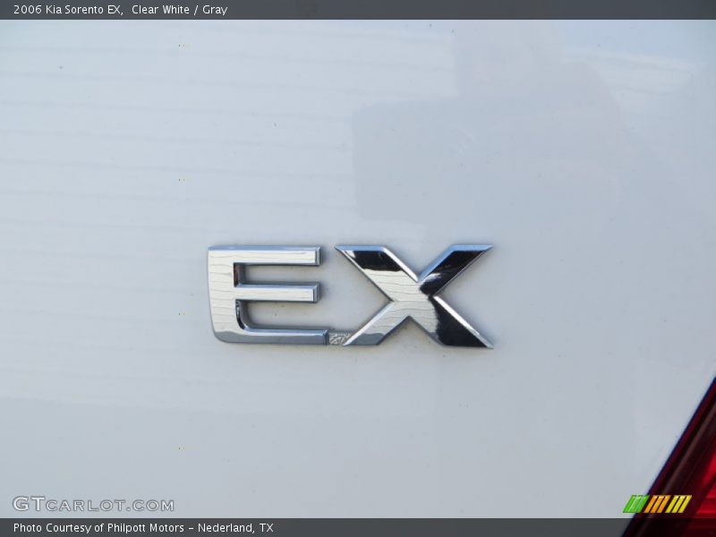 Clear White / Gray 2006 Kia Sorento EX