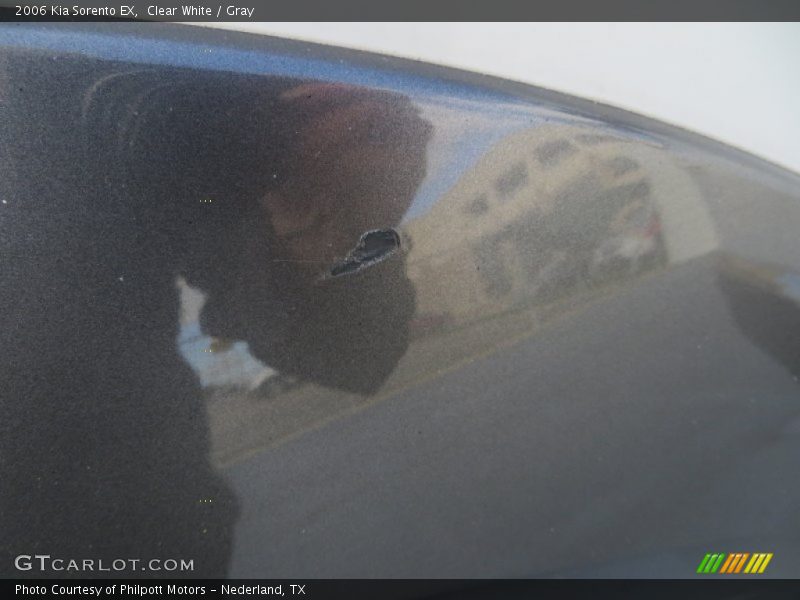 Clear White / Gray 2006 Kia Sorento EX