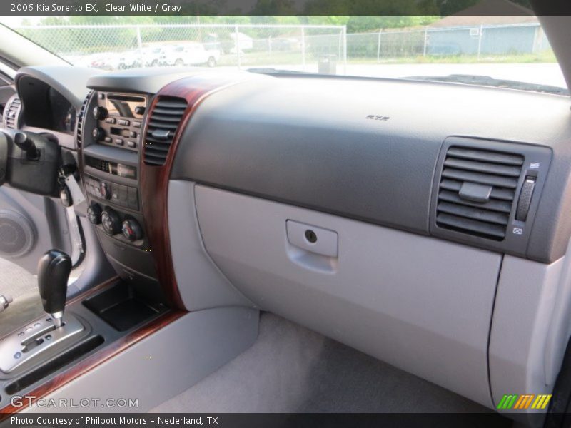 Clear White / Gray 2006 Kia Sorento EX
