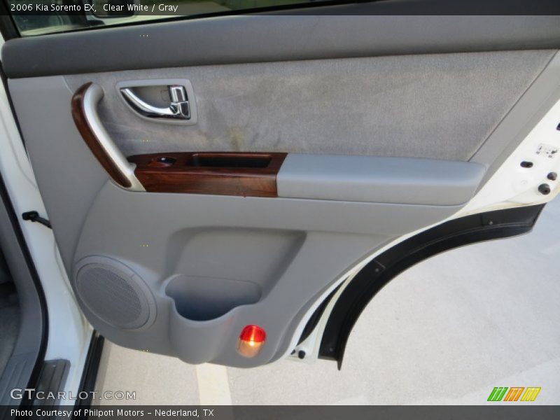Clear White / Gray 2006 Kia Sorento EX