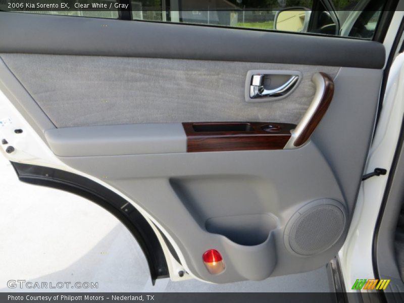 Clear White / Gray 2006 Kia Sorento EX