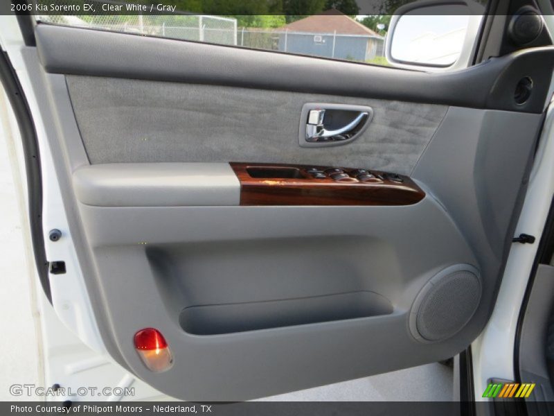 Clear White / Gray 2006 Kia Sorento EX