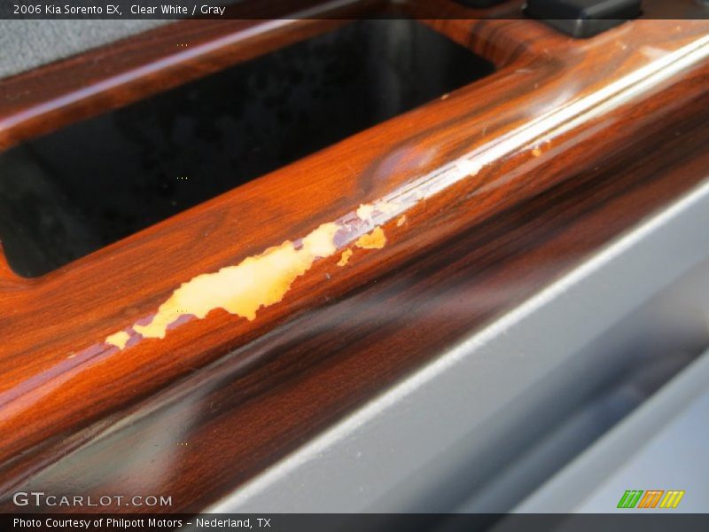 Clear White / Gray 2006 Kia Sorento EX
