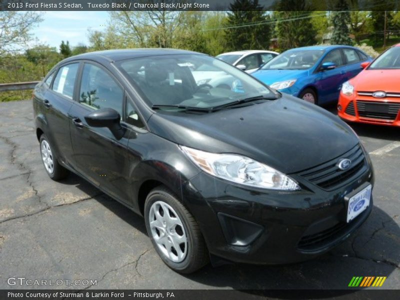 Tuxedo Black / Charcoal Black/Light Stone 2013 Ford Fiesta S Sedan