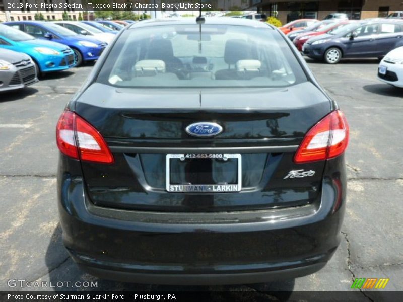 Tuxedo Black / Charcoal Black/Light Stone 2013 Ford Fiesta S Sedan