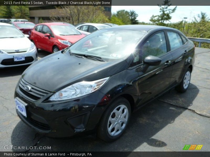 Tuxedo Black / Charcoal Black/Light Stone 2013 Ford Fiesta S Sedan