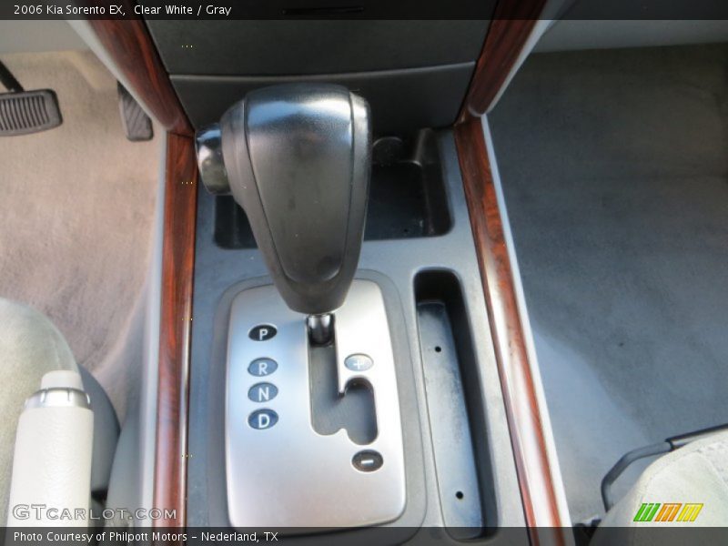 Clear White / Gray 2006 Kia Sorento EX
