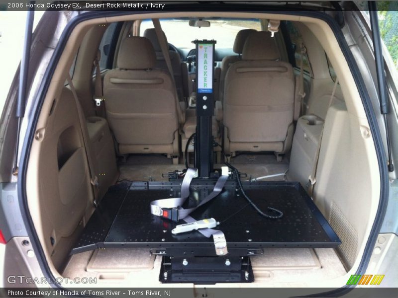 Desert Rock Metallic / Ivory 2006 Honda Odyssey EX