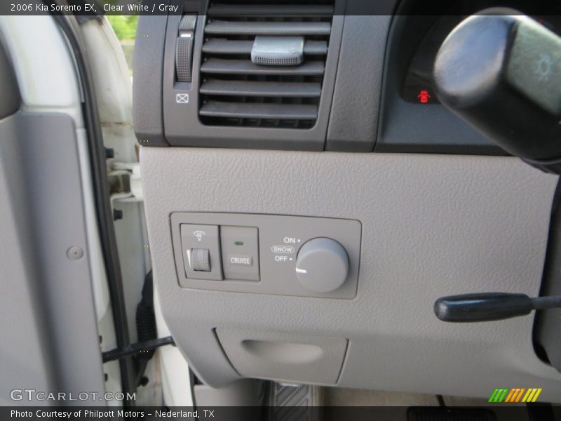 Clear White / Gray 2006 Kia Sorento EX