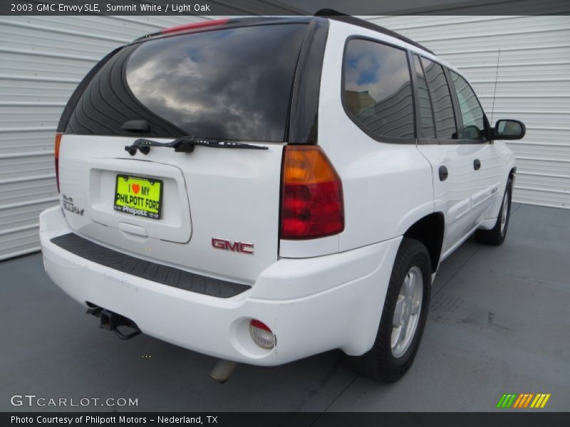 Summit White / Light Oak 2003 GMC Envoy SLE