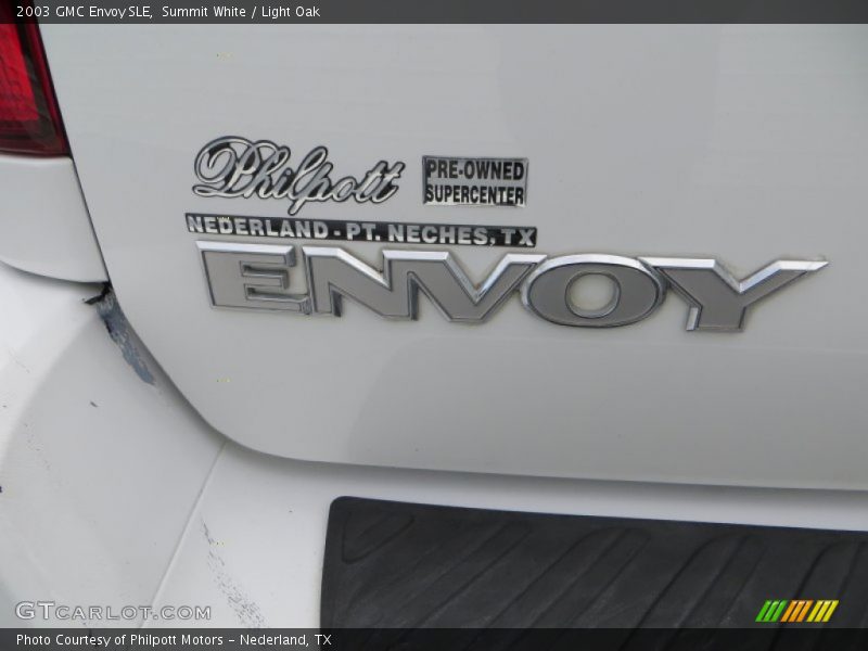 Summit White / Light Oak 2003 GMC Envoy SLE