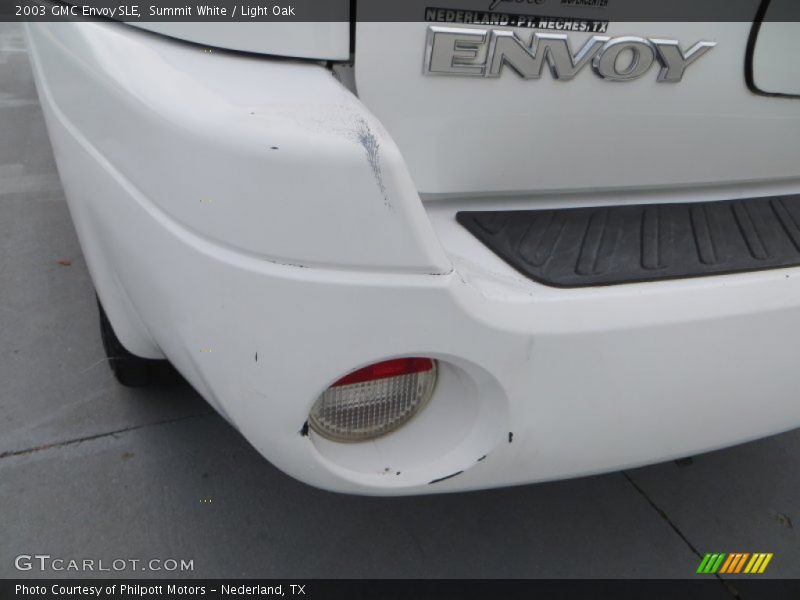 Summit White / Light Oak 2003 GMC Envoy SLE
