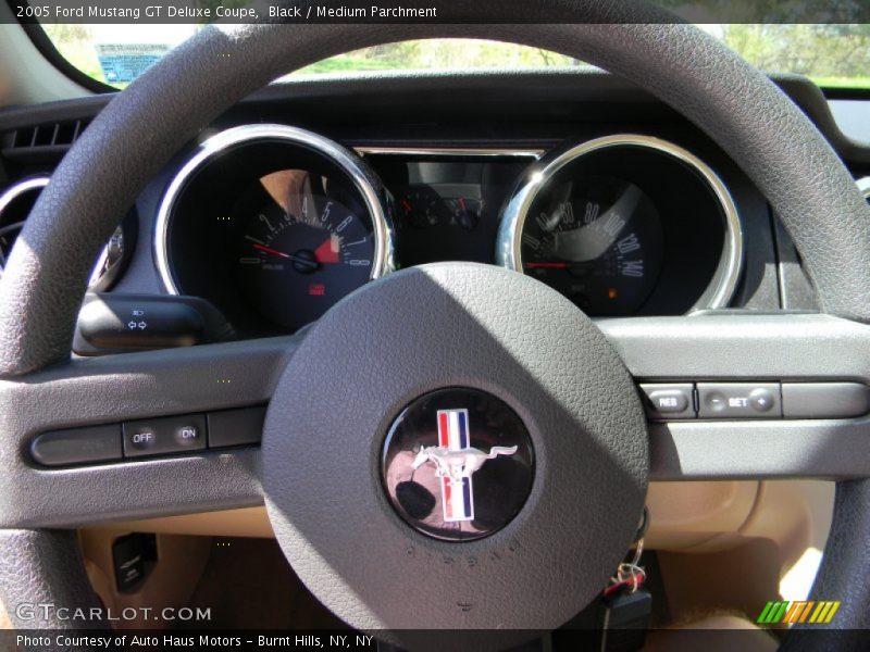 Black / Medium Parchment 2005 Ford Mustang GT Deluxe Coupe