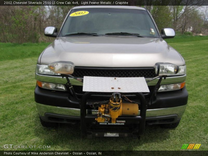 Light Pewter Metallic / Graphite 2002 Chevrolet Silverado 2500 LS Crew Cab 4x4