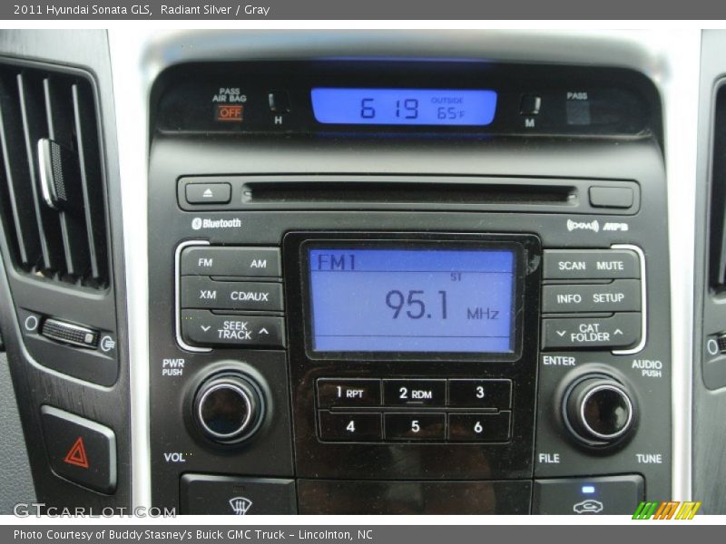Radiant Silver / Gray 2011 Hyundai Sonata GLS