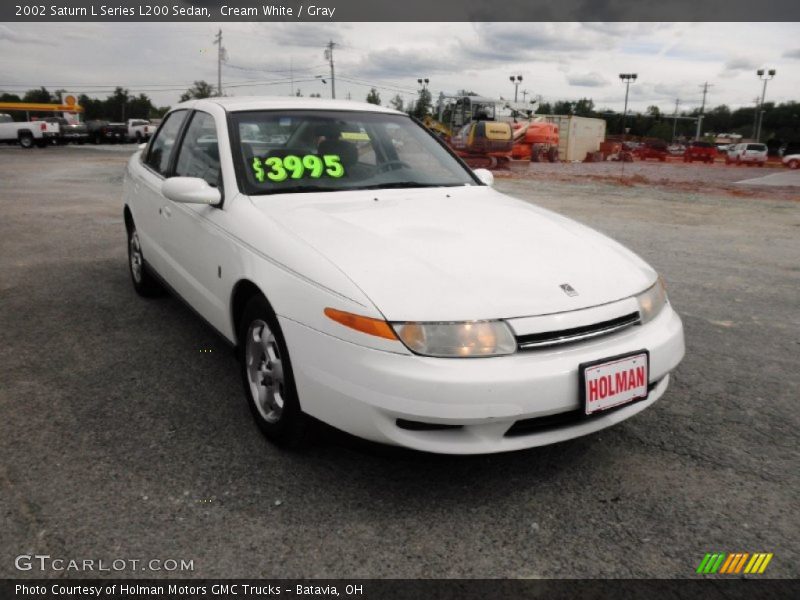 Cream White / Gray 2002 Saturn L Series L200 Sedan
