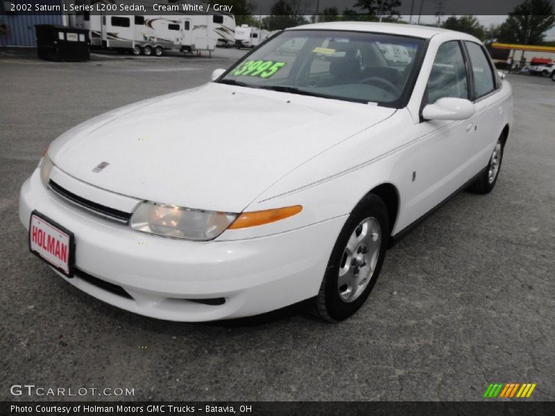 Cream White / Gray 2002 Saturn L Series L200 Sedan