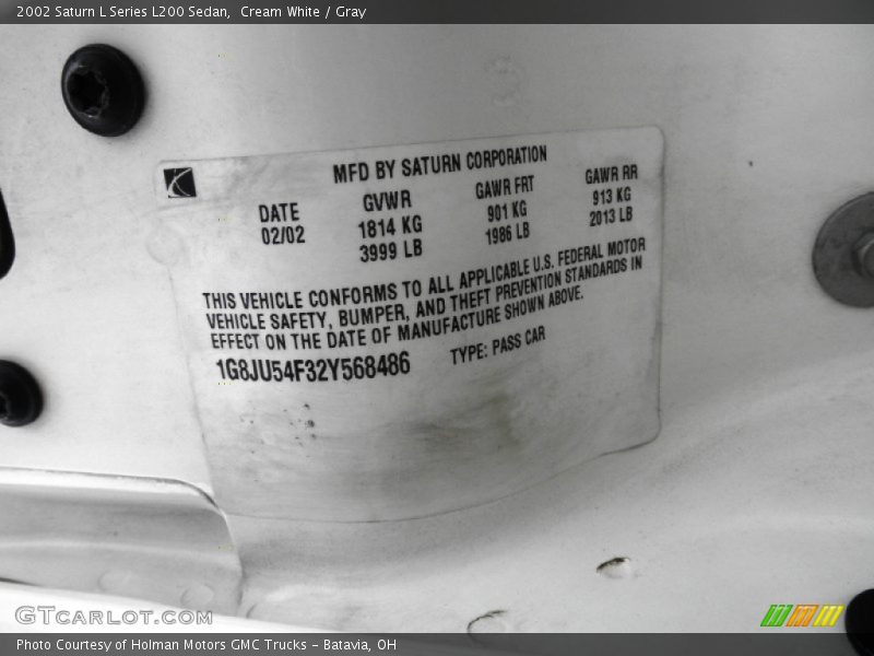 Cream White / Gray 2002 Saturn L Series L200 Sedan