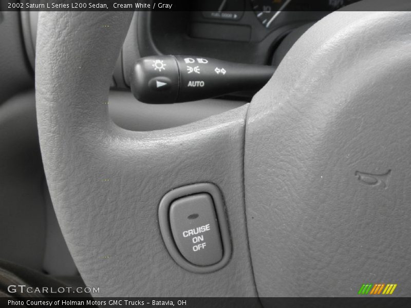 Cream White / Gray 2002 Saturn L Series L200 Sedan
