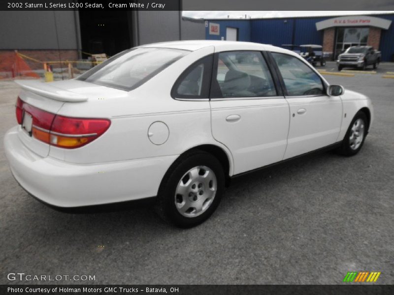 Cream White / Gray 2002 Saturn L Series L200 Sedan