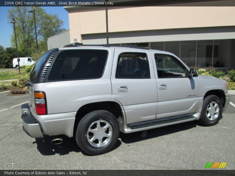 Silver Birch Metallic / Stone Gray 2004 GMC Yukon Denali AWD