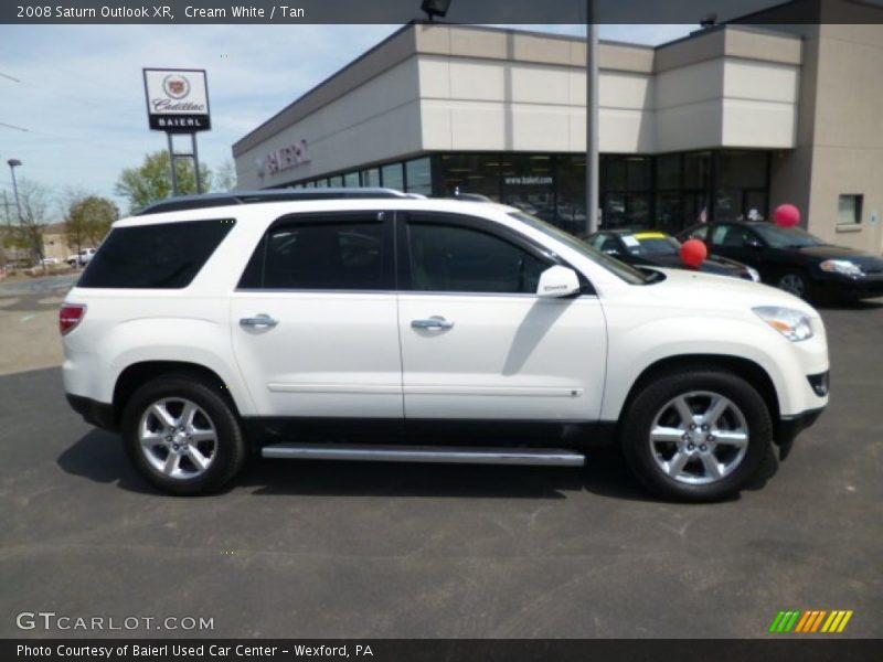 Cream White / Tan 2008 Saturn Outlook XR