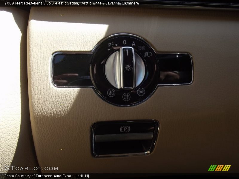Arctic White / Savanna/Cashmere 2009 Mercedes-Benz S 550 4Matic Sedan
