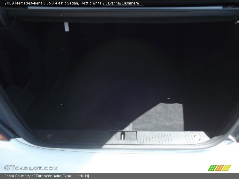 Arctic White / Savanna/Cashmere 2009 Mercedes-Benz S 550 4Matic Sedan