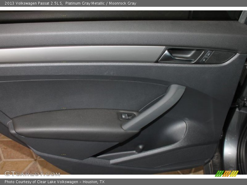 Platinum Gray Metallic / Moonrock Gray 2013 Volkswagen Passat 2.5L S