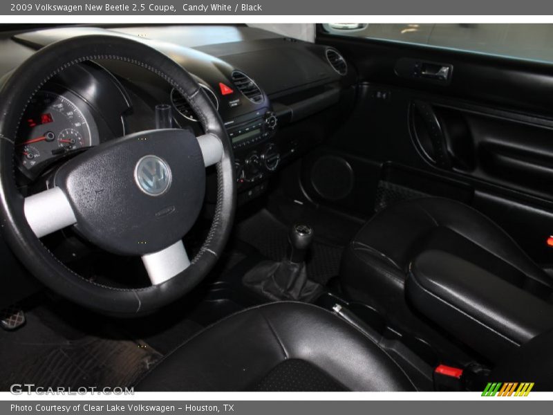 Candy White / Black 2009 Volkswagen New Beetle 2.5 Coupe