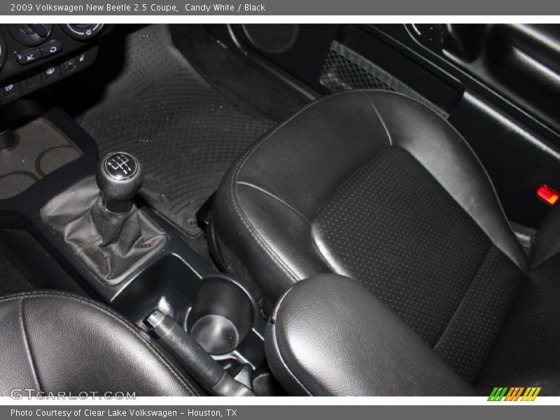 Candy White / Black 2009 Volkswagen New Beetle 2.5 Coupe