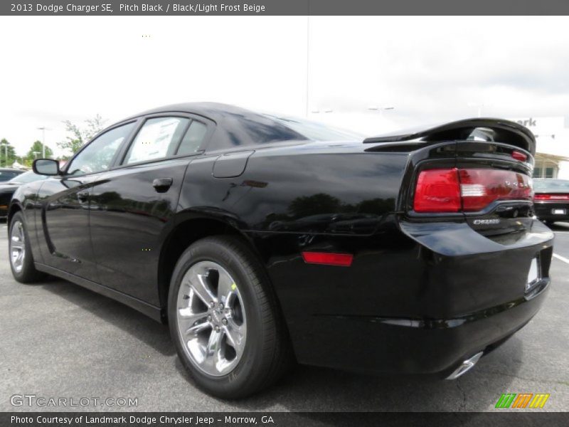 Pitch Black / Black/Light Frost Beige 2013 Dodge Charger SE