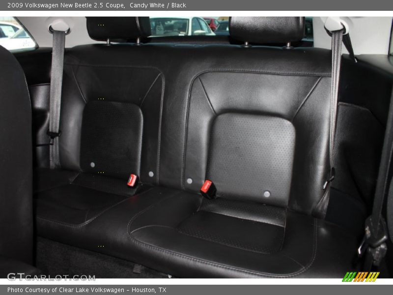Candy White / Black 2009 Volkswagen New Beetle 2.5 Coupe