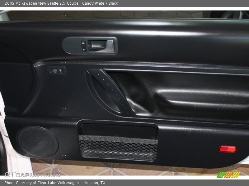Candy White / Black 2009 Volkswagen New Beetle 2.5 Coupe