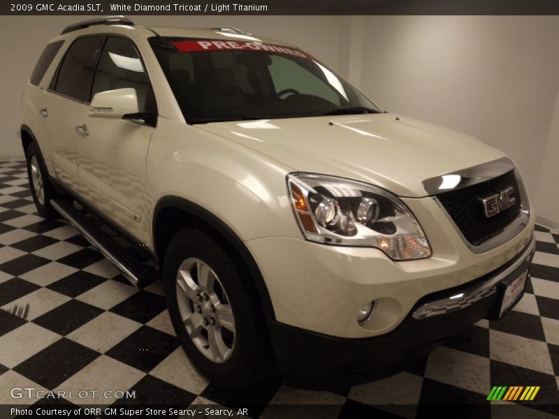 White Diamond Tricoat / Light Titanium 2009 GMC Acadia SLT