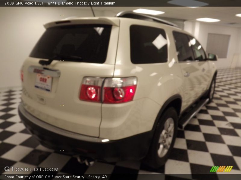 White Diamond Tricoat / Light Titanium 2009 GMC Acadia SLT