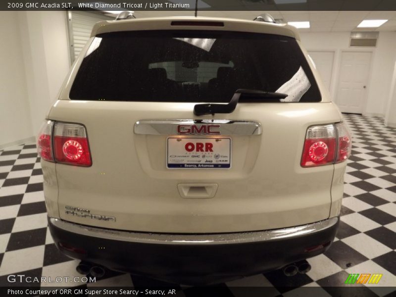 White Diamond Tricoat / Light Titanium 2009 GMC Acadia SLT
