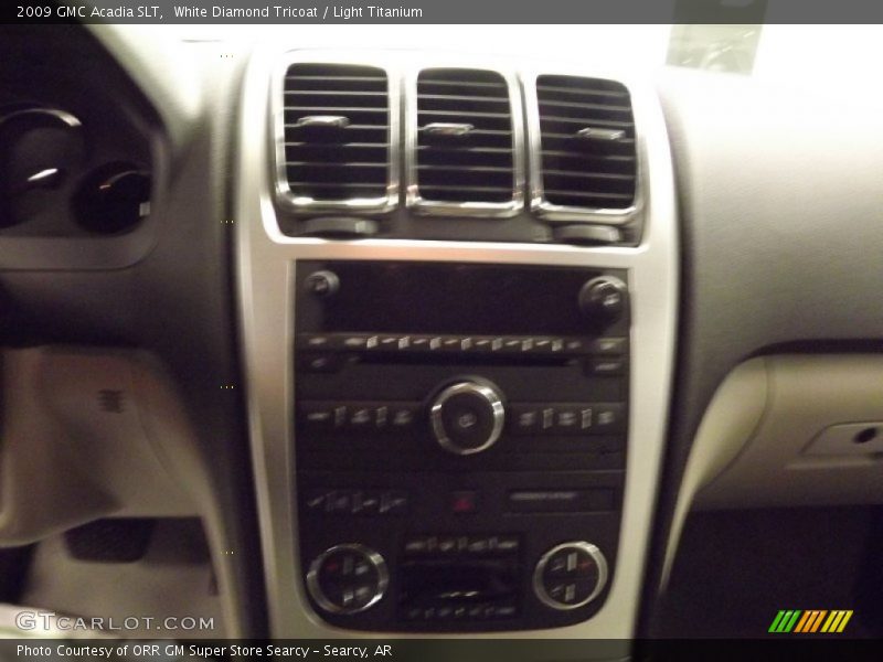 White Diamond Tricoat / Light Titanium 2009 GMC Acadia SLT