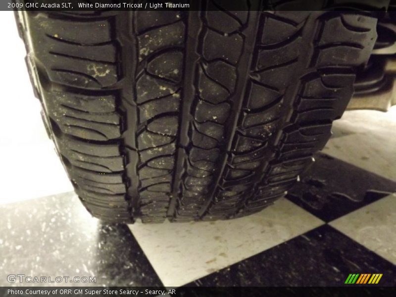 White Diamond Tricoat / Light Titanium 2009 GMC Acadia SLT