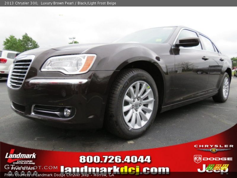 Luxury Brown Pearl / Black/Light Frost Beige 2013 Chrysler 300