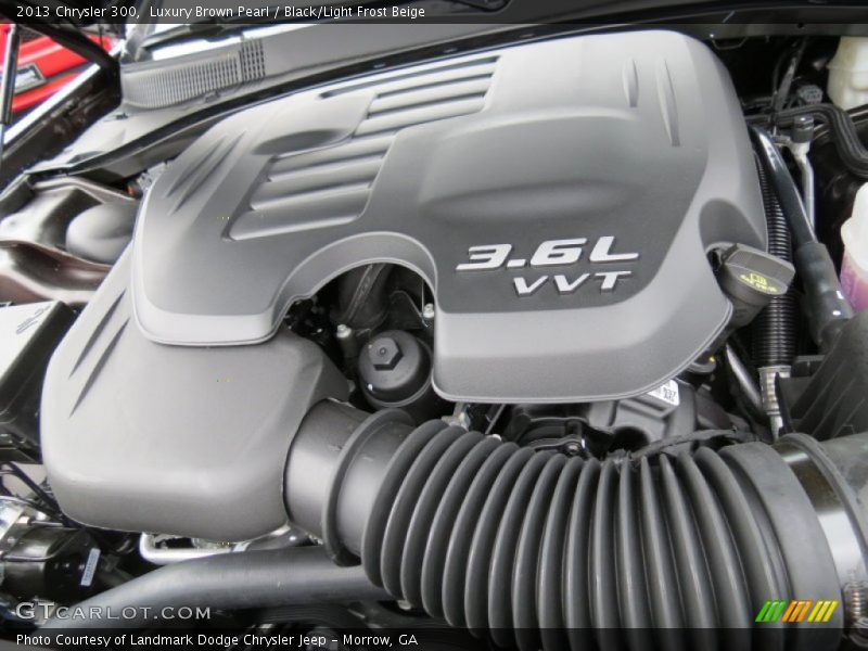 Luxury Brown Pearl / Black/Light Frost Beige 2013 Chrysler 300