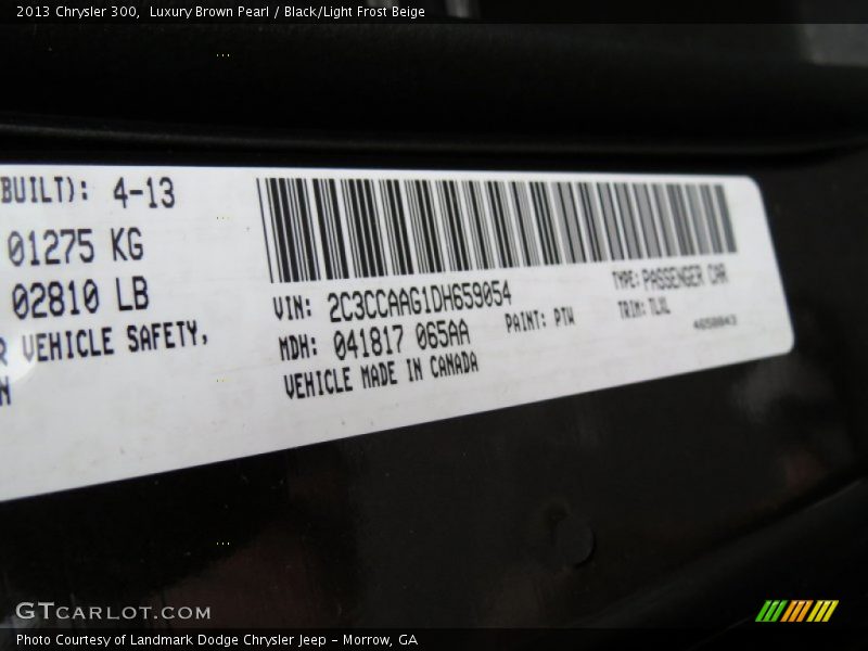 Luxury Brown Pearl / Black/Light Frost Beige 2013 Chrysler 300